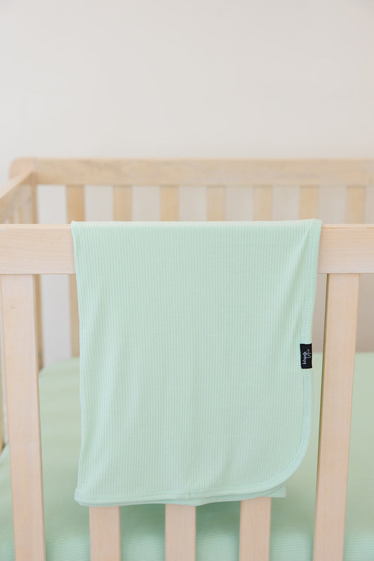 (SOLID, ribbed) Lion Around - Lightweight Blanket