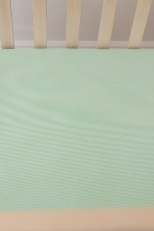 (SOLID, ribbed) Lion Around - Crib Sheet